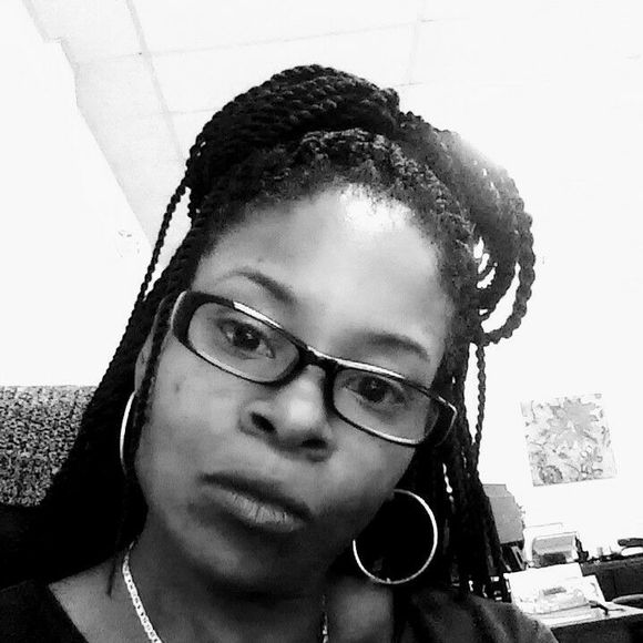 Meet your Posher, Loletta - Picture 1 of 1